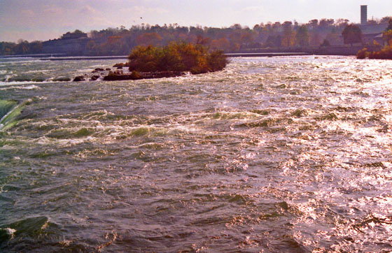 Canada (1986)-575-Niagara Falls-Wasser kurz vorm Fall 560