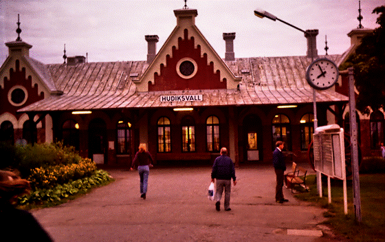 81-07-0033-Hudiksvall-Bahnhof-1, Makro, denoise, Struktur dkl, inpaint-560