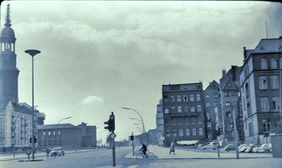 Hamburg 1960 - 005-Michel mit breiter Straße-Silver projects-2-560